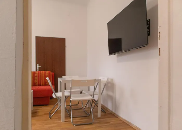 Homelike 2Br Apt. @Millenium Tower/Danube River