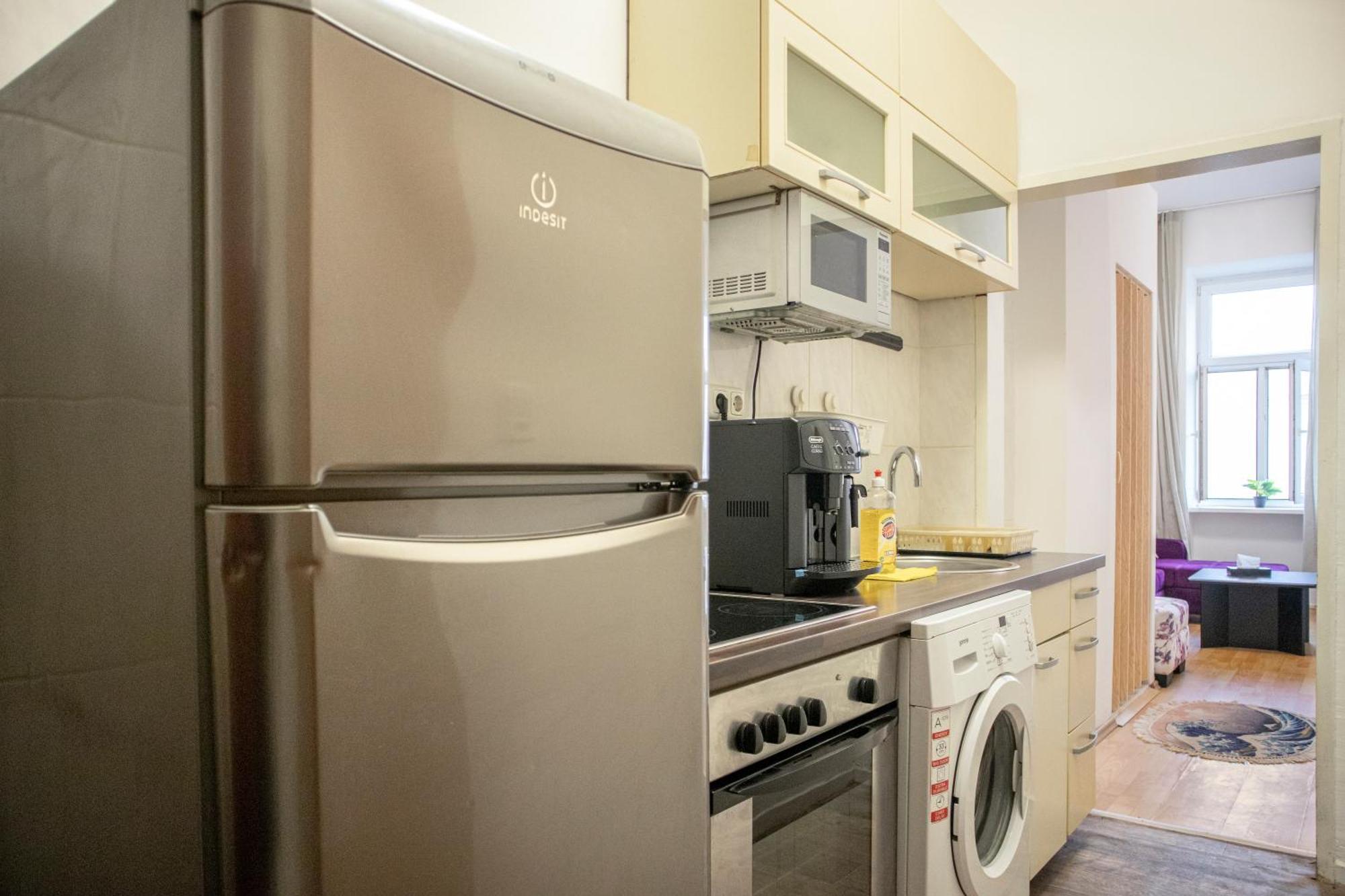 Homelike 2br Apt. @millenium Tower/danube River Appartement